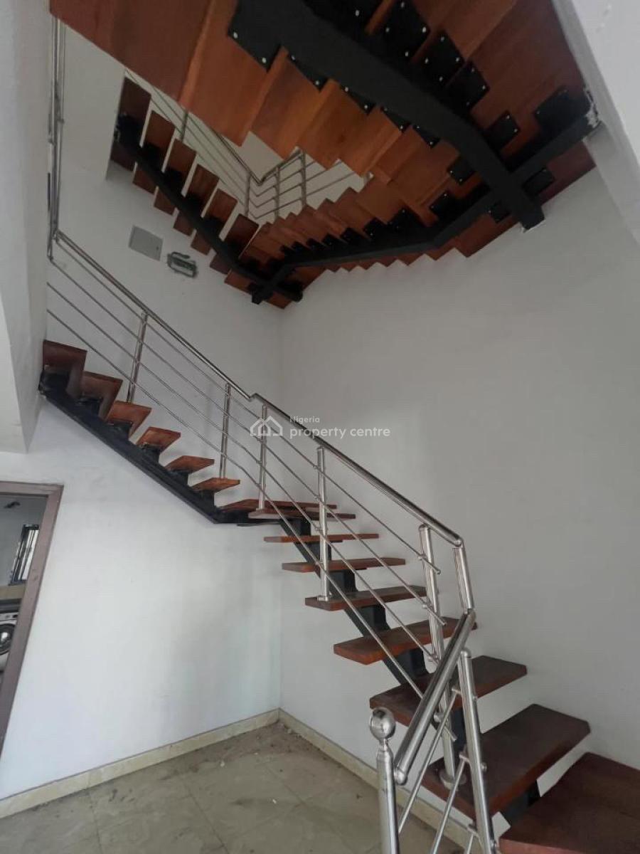 4bedroom Terrace, Right, Lekki Phase 1, Lekki, Lagos, Terraced Duplex for Rent