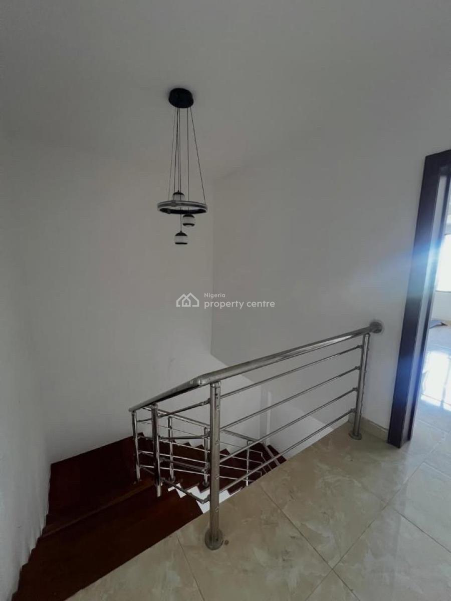 4bedroom Terrace, Right, Lekki Phase 1, Lekki, Lagos, Terraced Duplex for Rent