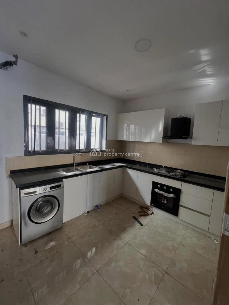 4bedroom Terrace, Right, Lekki Phase 1, Lekki, Lagos, Terraced Duplex for Rent