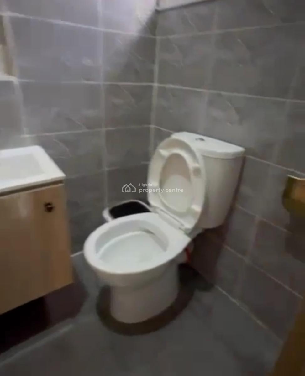 Luxuriously Built W Bedroom Flat, Gwarinpa Off War College, Gwarinpa, Abuja, Detached Bungalow for Sale