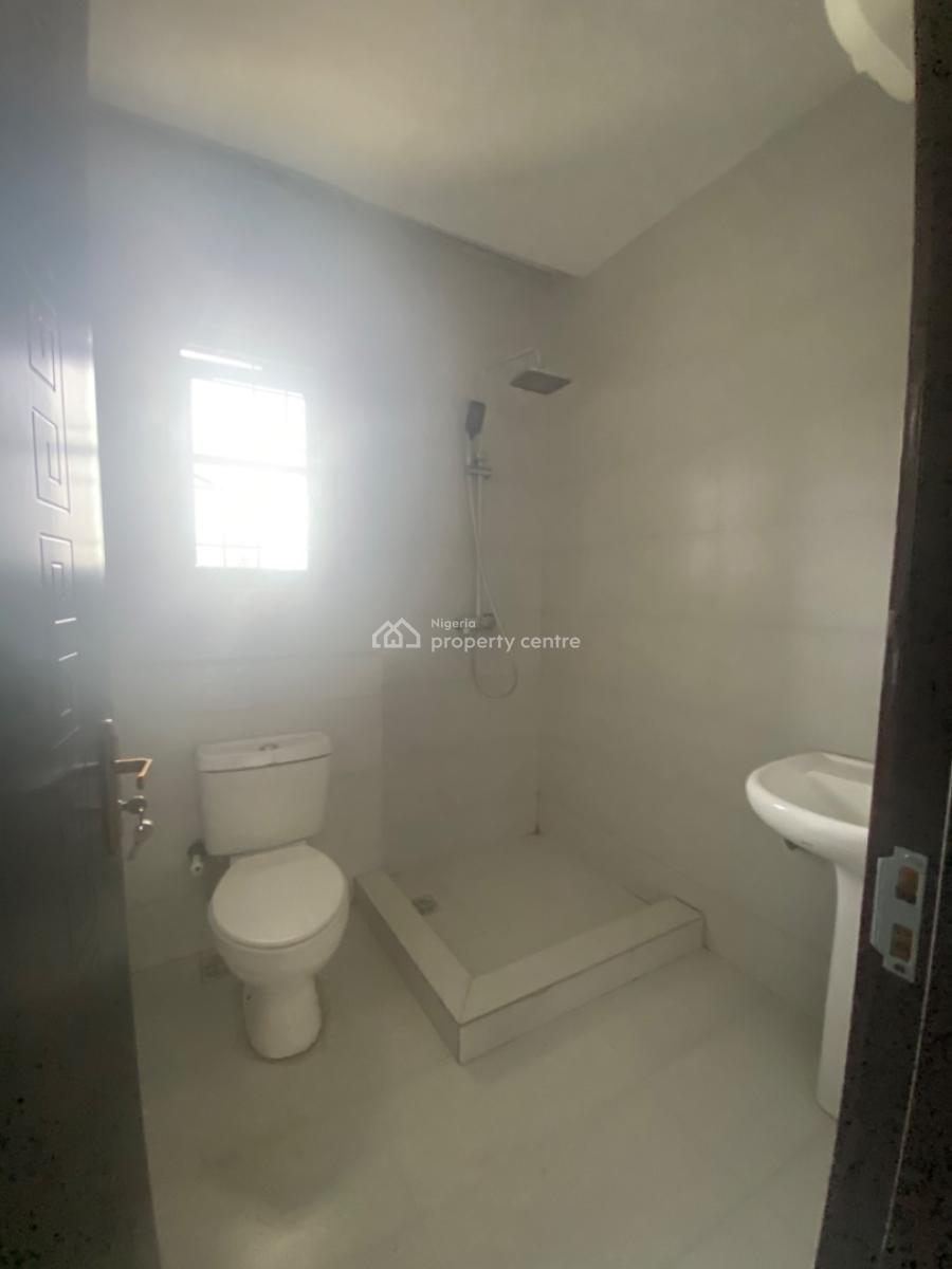 Luxury 3 Bedroom Flat, Addo Road, Lekki Phase 2, Lekki, Lagos, Flat / Apartment for Rent
