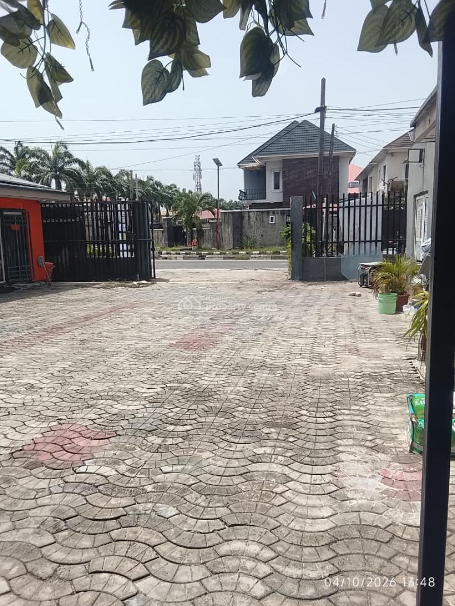 Shop  at Lekki Phase 1 Facing a Very Busy Road, Lekki Phase 1, Lekki, Lagos, Lekki Phase 1, Lekki, Lagos, Shop for Rent