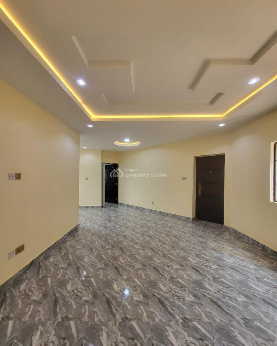 *superluxury 2bedroom Flat*, By American International School, Durumi, Abuja, Block of Flats for Sale