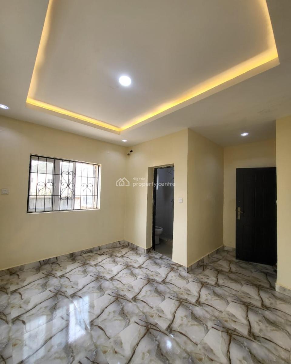 *superluxury 2bedroom Flat*, By American International School, Durumi, Abuja, Block of Flats for Sale