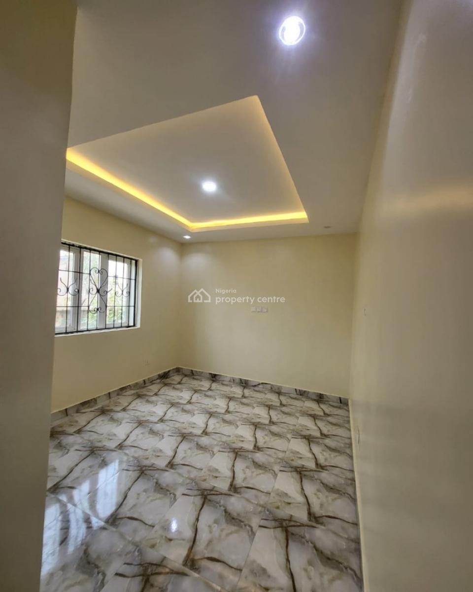 *superluxury 2bedroom Flat*, By American International School, Durumi, Abuja, Block of Flats for Sale