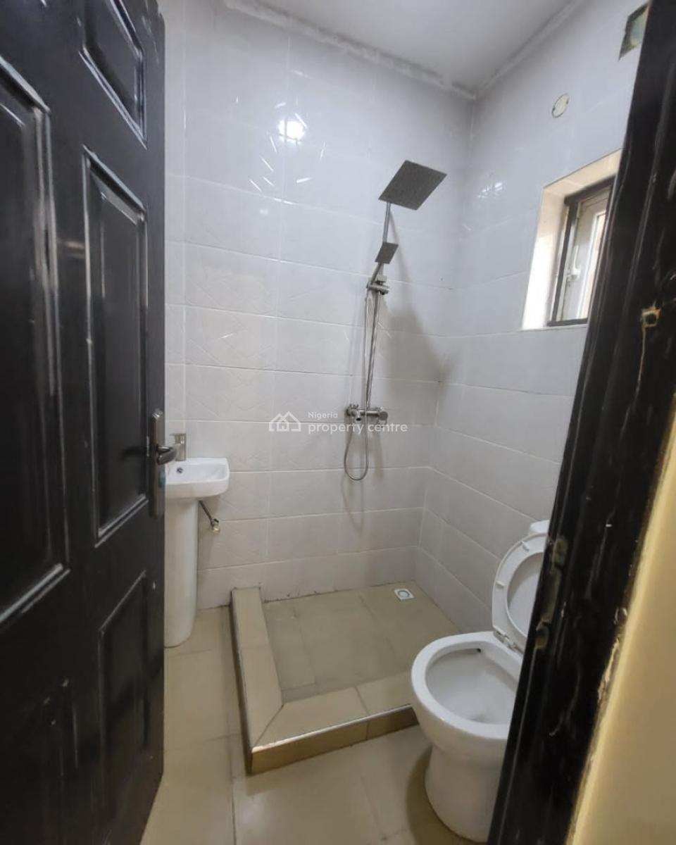 *superluxury 2bedroom Flat*, By American International School, Durumi, Abuja, Block of Flats for Sale