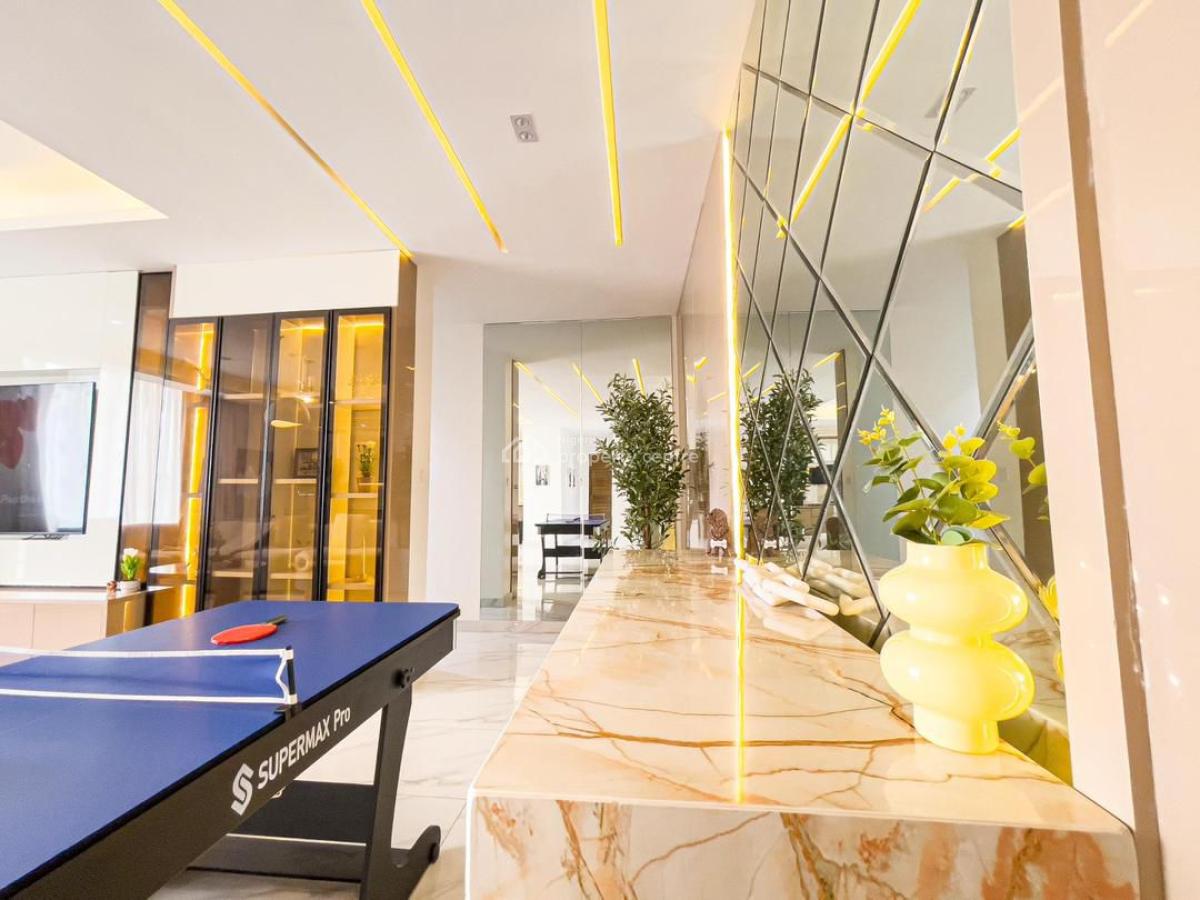 Luxury 2bedroom Penthouse with Elevator and Pool, Table Tennis, Snooker,24hrs Power Supply, Lekki, Lagos, Flat / Apartment Short Let
