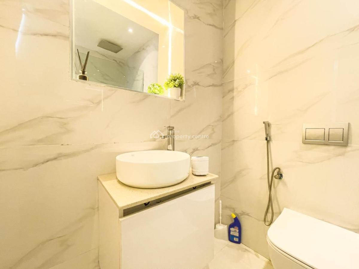 Luxury 2bedroom Penthouse with Elevator and Pool, Table Tennis, Snooker,24hrs Power Supply, Lekki, Lagos, Flat / Apartment Short Let