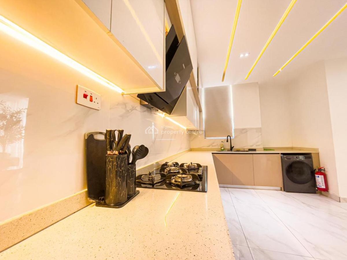 Luxury 2bedroom Penthouse with Elevator and Pool, Table Tennis, Snooker,24hrs Power Supply, Lekki, Lagos, Flat / Apartment Short Let