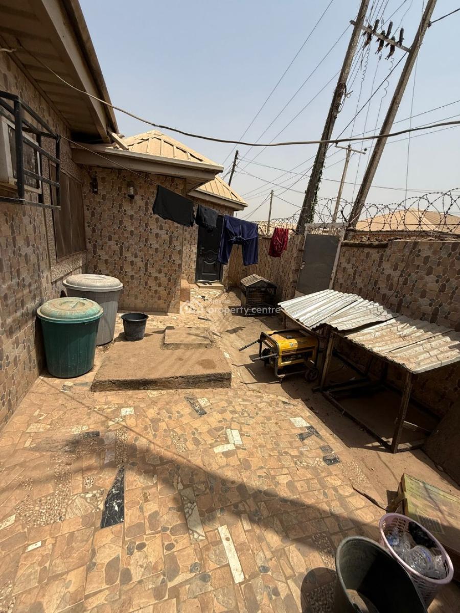 Luxury 3 Bedroom Bungalow with Excellent Facilities in Kubwa Arab Road, Kubwa Arab Road. Abuja - Nigeria., Fo1 Layout, Kubwa, Abuja, Semi-detached Bungalow for Sale