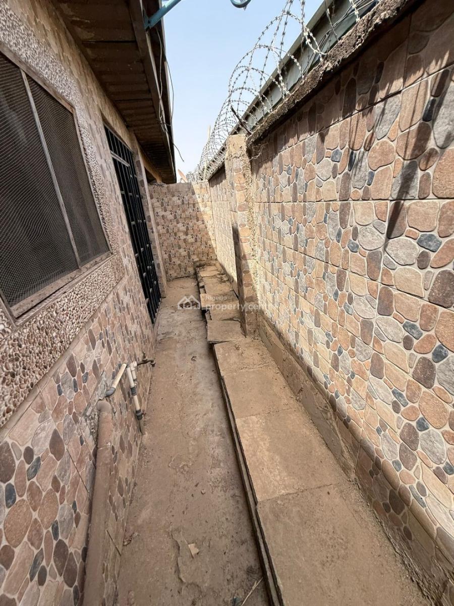 Luxury 3 Bedroom Bungalow with Excellent Facilities in Kubwa Arab Road, Kubwa Arab Road. Abuja - Nigeria., Fo1 Layout, Kubwa, Abuja, Semi-detached Bungalow for Sale