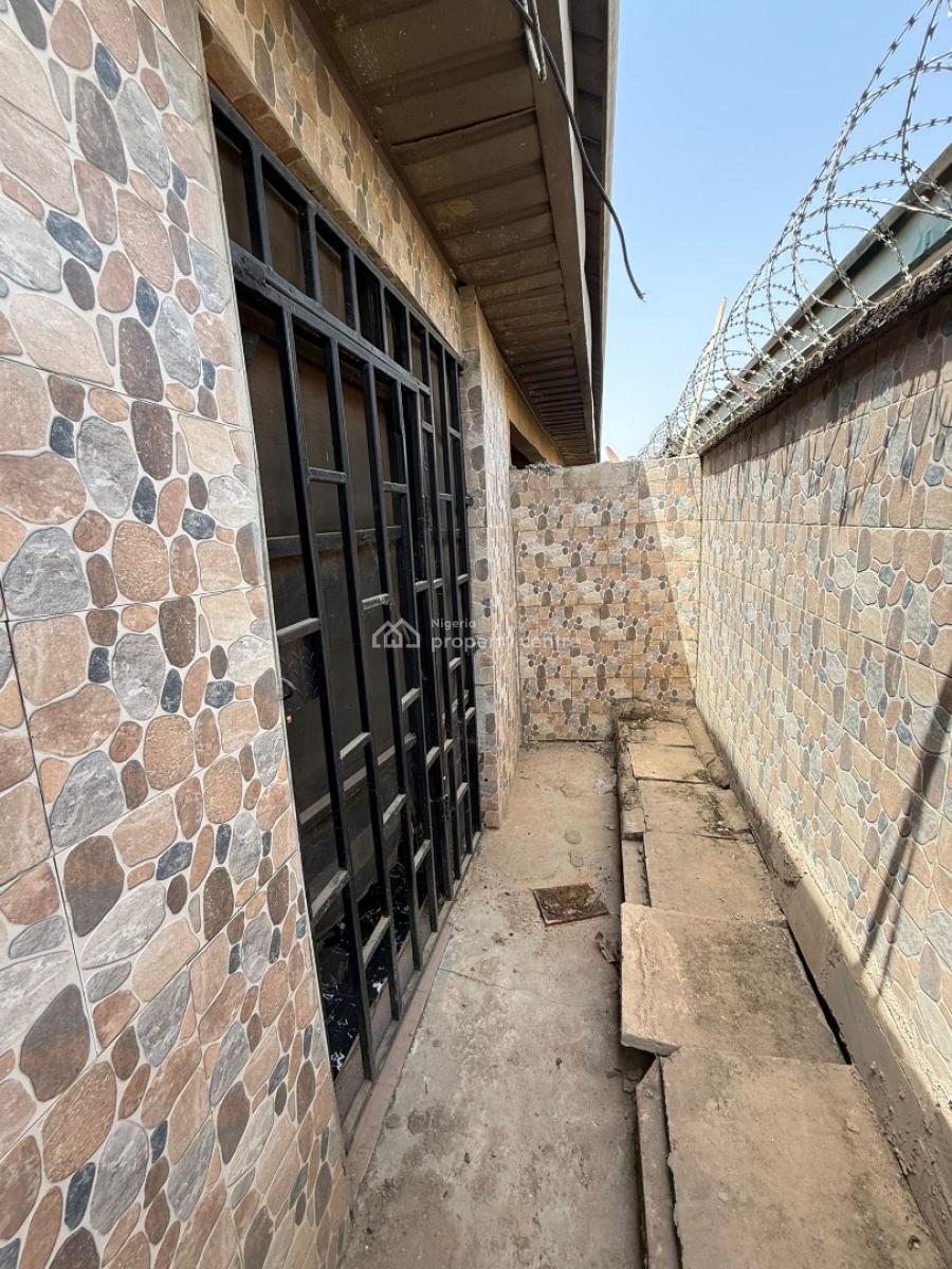 Luxury 3 Bedroom Bungalow with Excellent Facilities in Kubwa Arab Road, Kubwa Arab Road. Abuja - Nigeria., Fo1 Layout, Kubwa, Abuja, Semi-detached Bungalow for Sale
