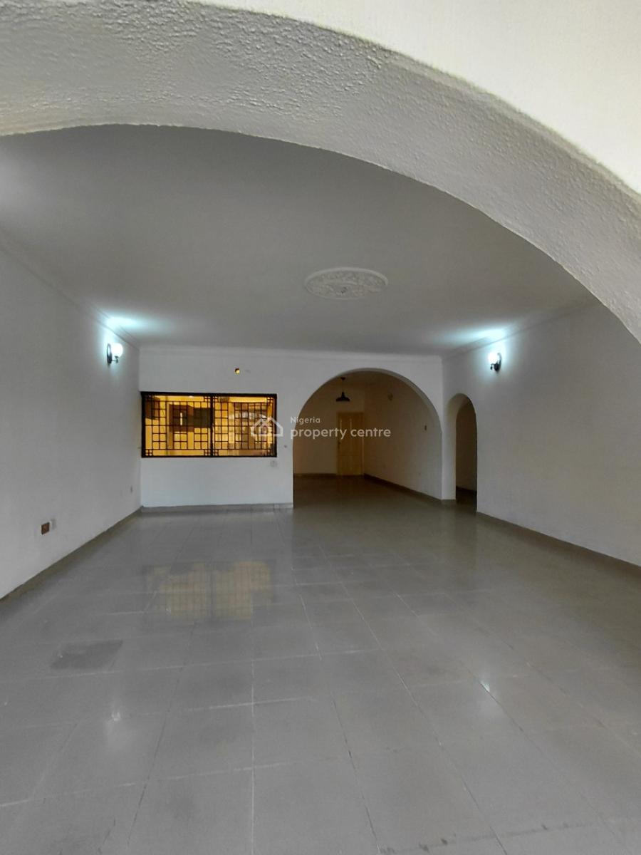 Spacious 3 Bedroom Apartment, Lekki Phase 1, Lekki, Lagos, Flat / Apartment for Rent