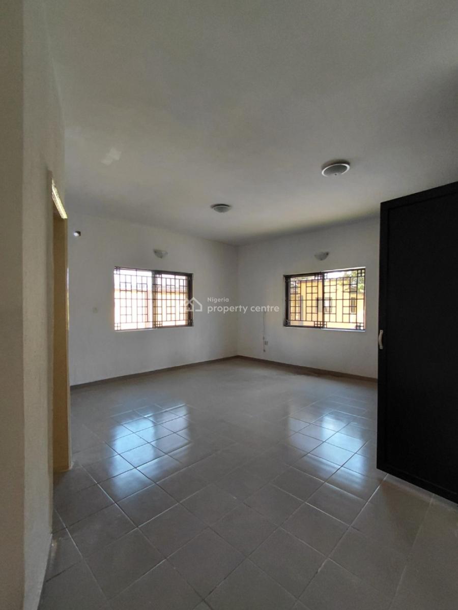 Spacious 3 Bedroom Apartment, Lekki Phase 1, Lekki, Lagos, Flat / Apartment for Rent