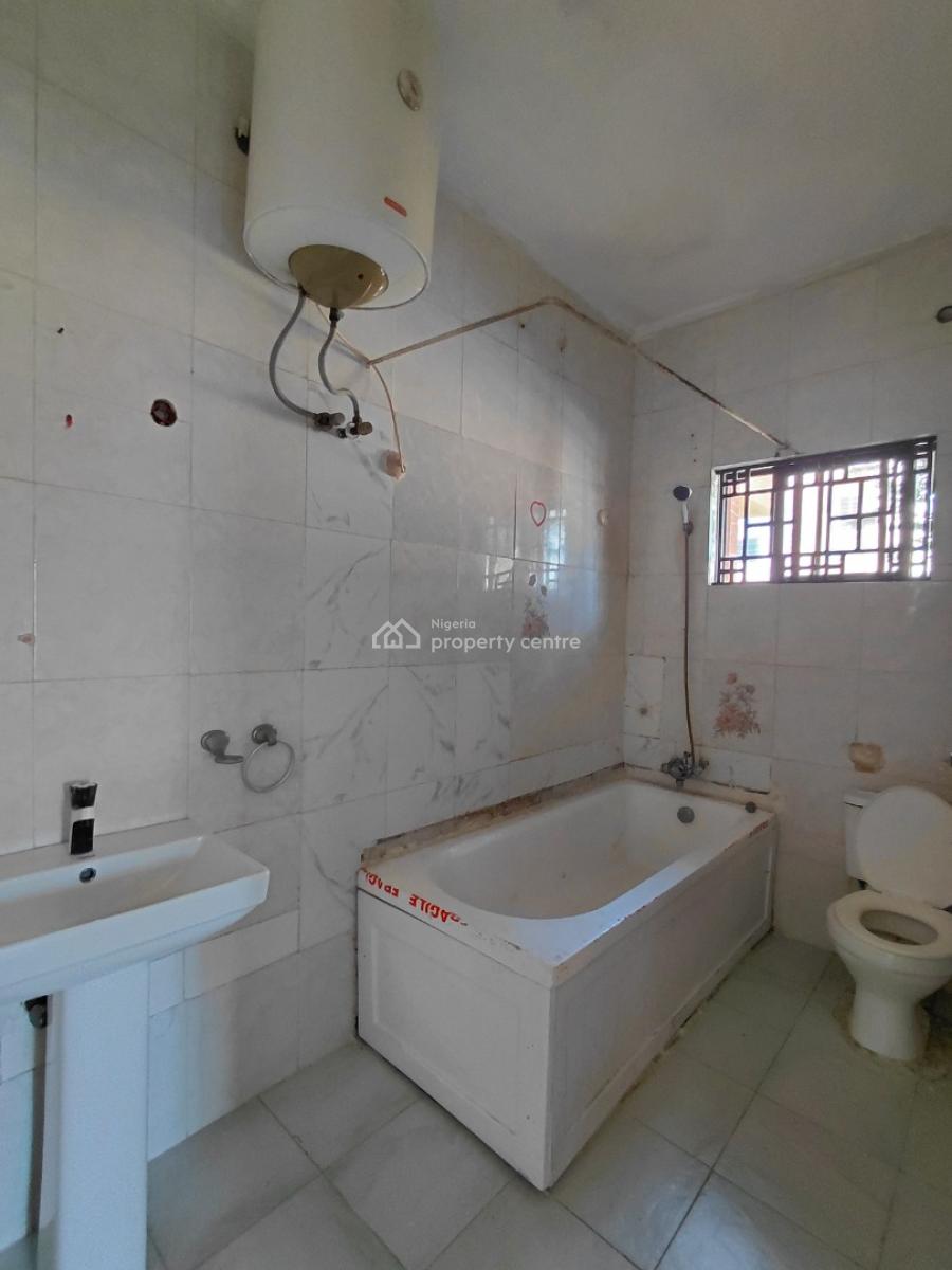 Spacious 3 Bedroom Apartment, Lekki Phase 1, Lekki, Lagos, Flat / Apartment for Rent