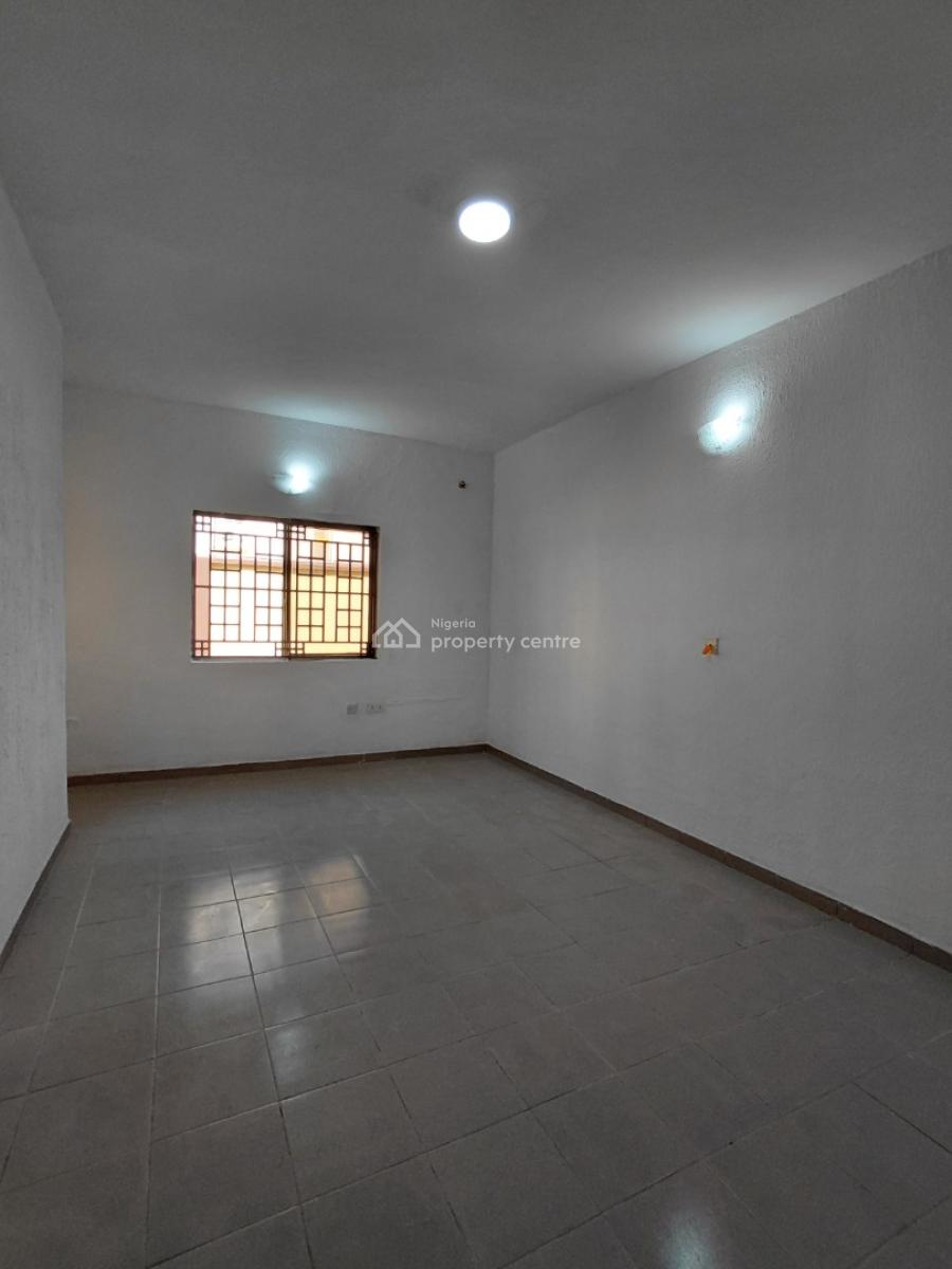 Spacious 3 Bedroom Apartment, Lekki Phase 1, Lekki, Lagos, Flat / Apartment for Rent