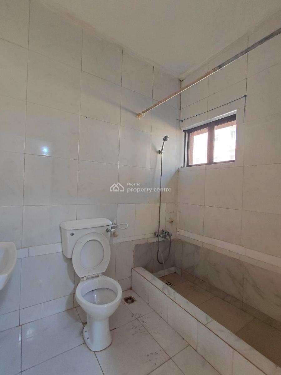 Spacious 3 Bedroom Apartment, Lekki Phase 1, Lekki, Lagos, Flat / Apartment for Rent