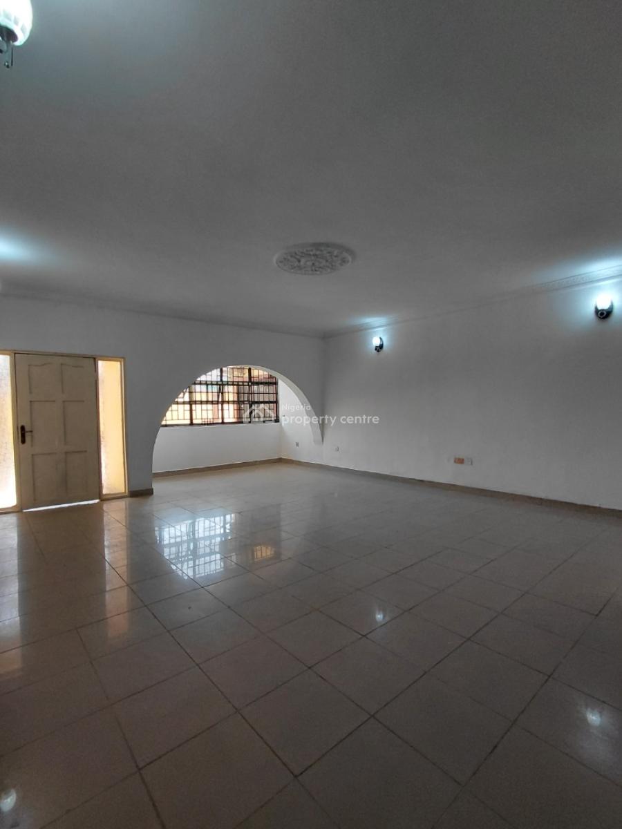 Spacious 3 Bedroom Apartment, Lekki Phase 1, Lekki, Lagos, Flat / Apartment for Rent