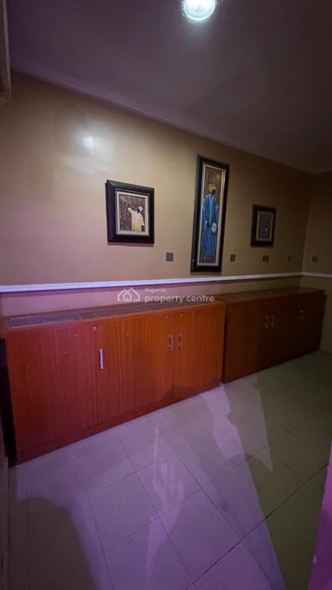 14 Room Hotel for Lease Behind Shoprit Ikeja, Alausa, Ikeja, Lagos, Hotel / Guest House for Rent