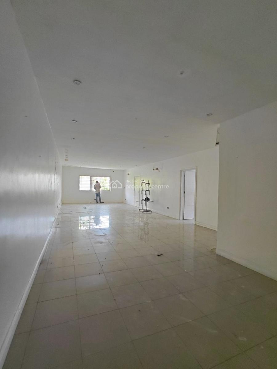 Nice 3 Bedroom Apartment with Rooftop Terrace, Lekki Phase 1, Lekki, Lagos, Flat / Apartment for Rent