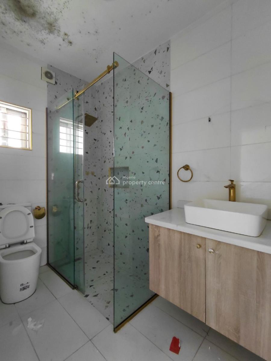 Nice 3 Bedroom Apartment with Rooftop Terrace, Lekki Phase 1, Lekki, Lagos, Flat / Apartment for Rent