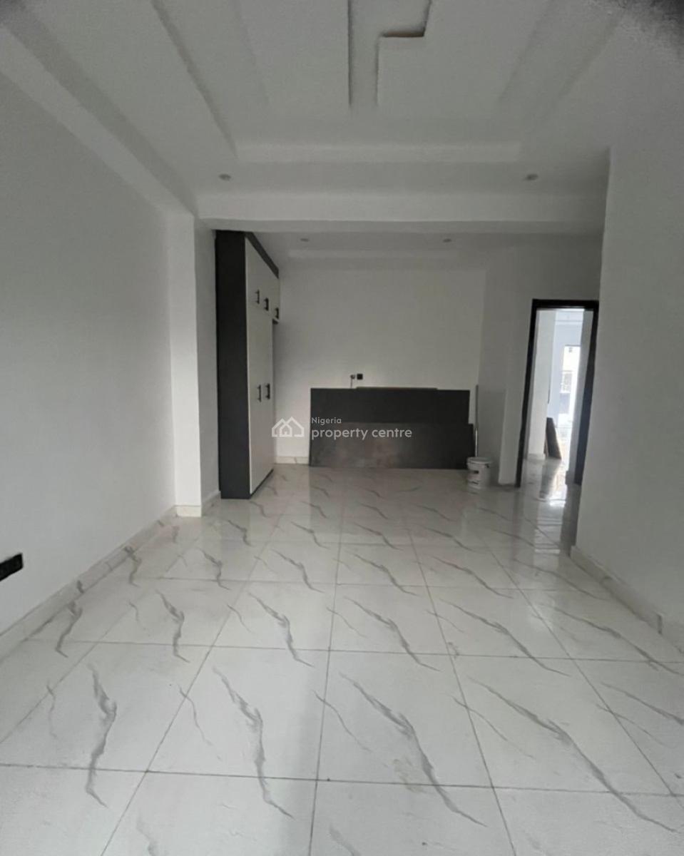 Lovely 2 Bedroom Apartment with Bq, Ologolo, Ologolo, Lekki, Lagos, Block of Flats for Sale