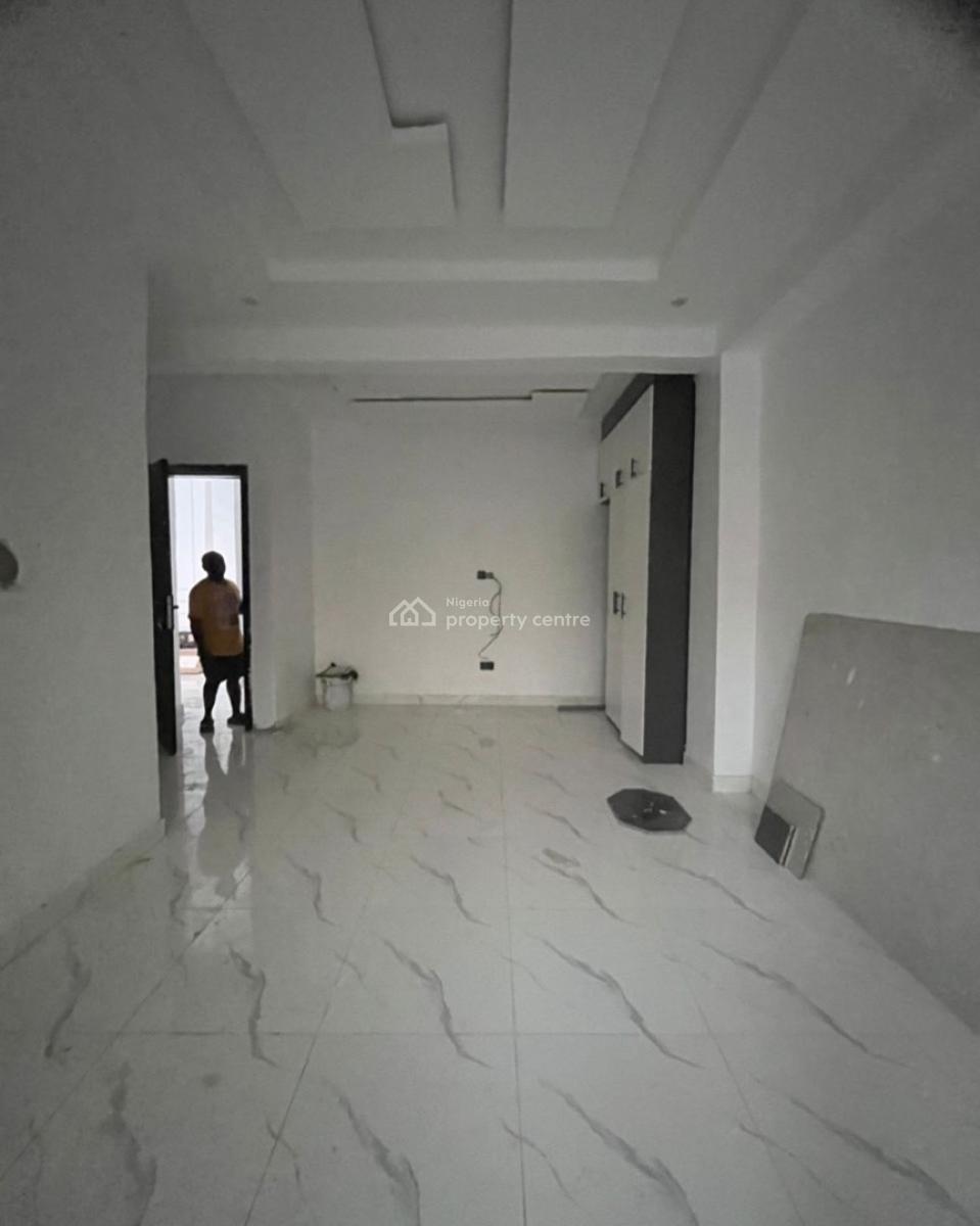 Lovely 2 Bedroom Apartment with Bq, Ologolo, Ologolo, Lekki, Lagos, Block of Flats for Sale