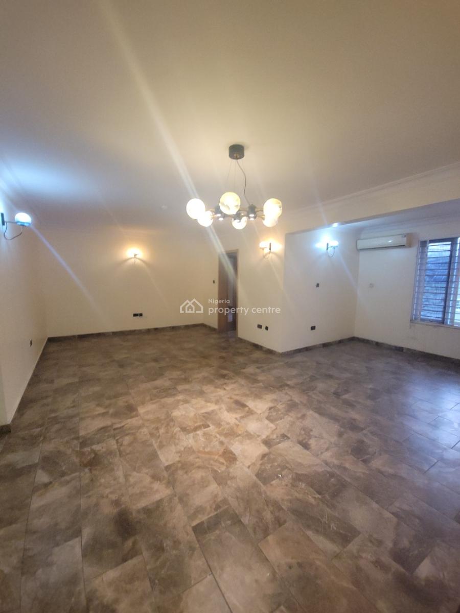 Well Maintained Fully Serviced 3bedroom Flat in Lekki Phase 1, Lekki Phase 1, Lekki, Lagos, Flat / Apartment for Rent