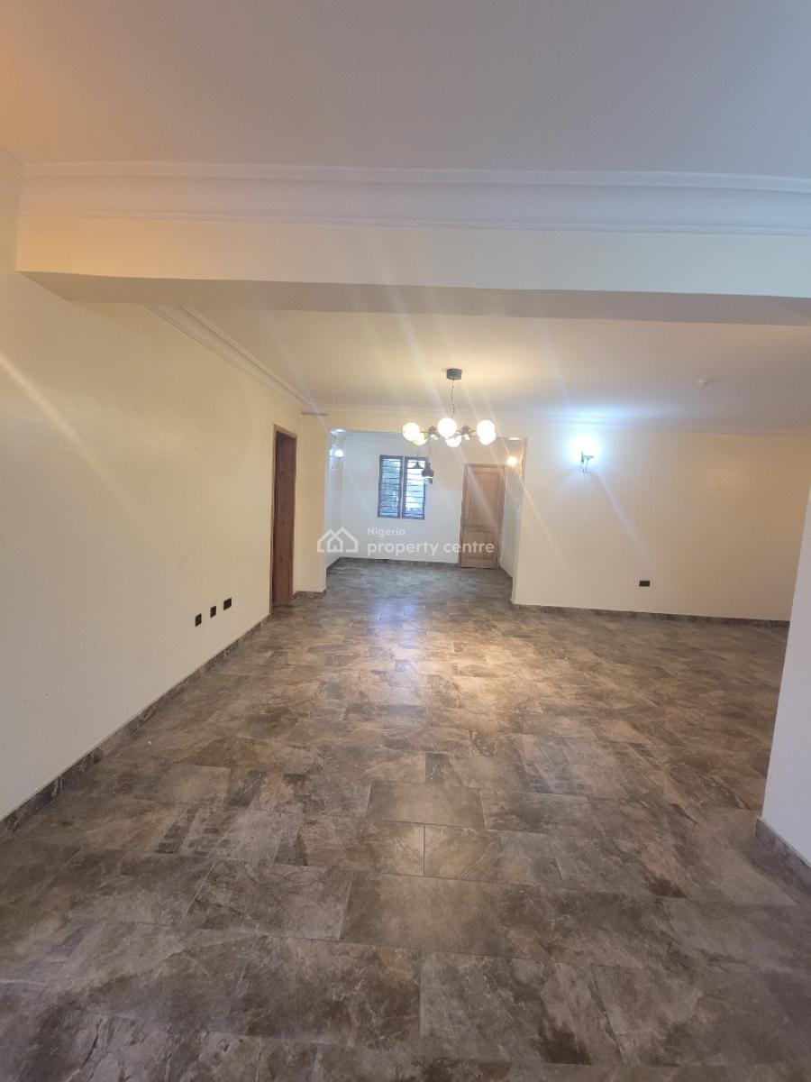 Well Maintained Fully Serviced 3bedroom Flat in Lekki Phase 1, Lekki Phase 1, Lekki, Lagos, Flat / Apartment for Rent