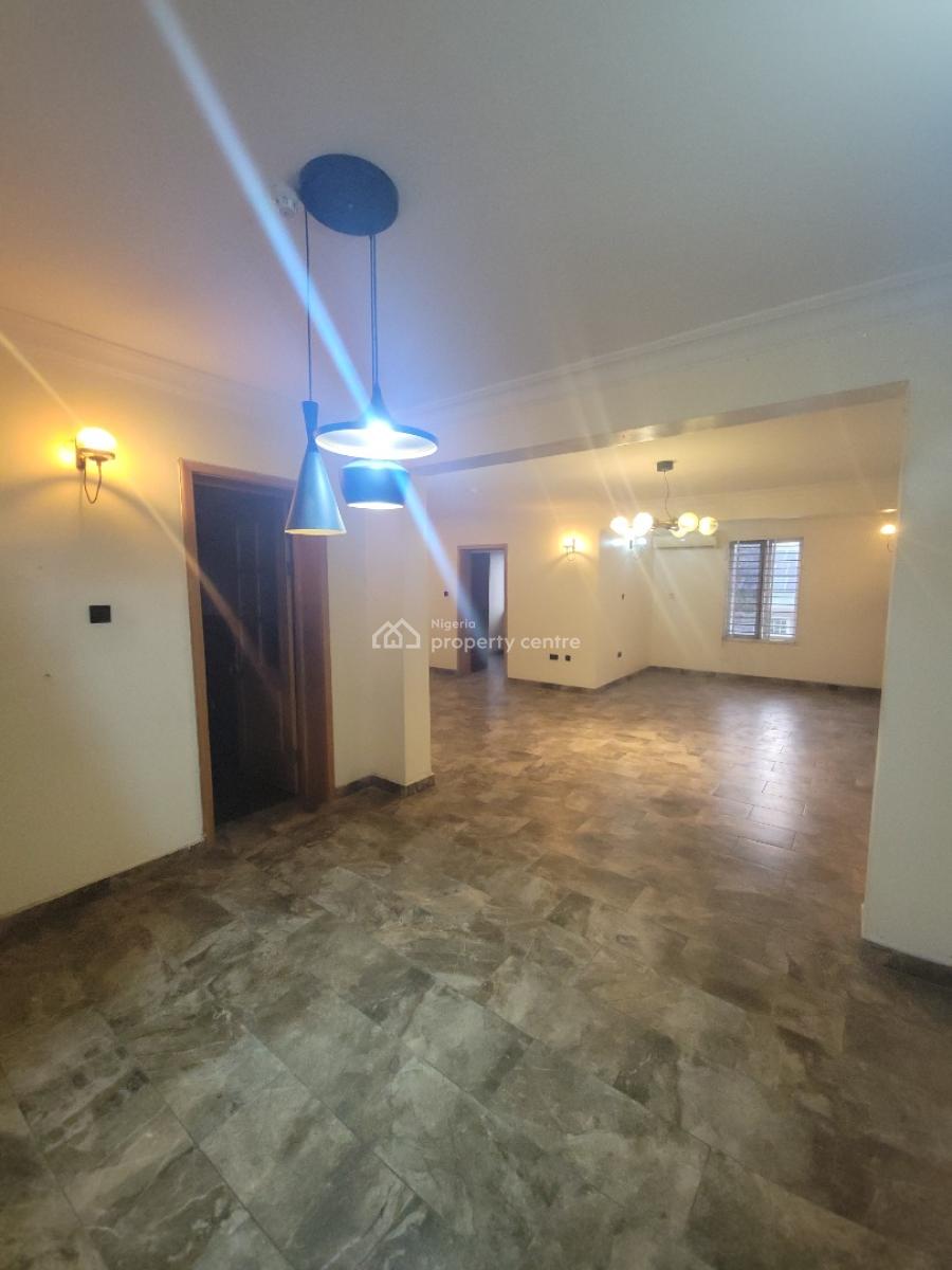 Well Maintained Fully Serviced 3bedroom Flat in Lekki Phase 1, Lekki Phase 1, Lekki, Lagos, Flat / Apartment for Rent