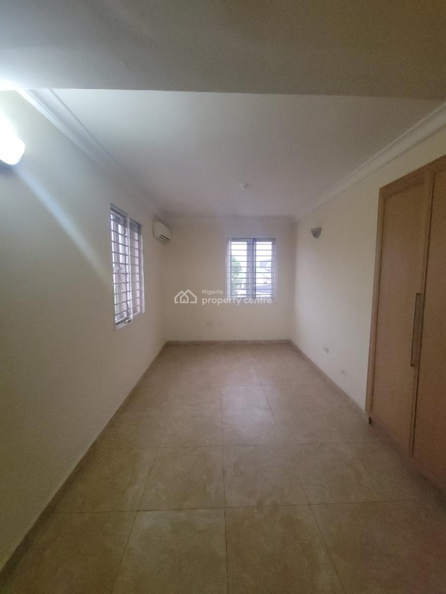 Well Maintained Fully Serviced 3bedroom Flat in Lekki Phase 1, Lekki Phase 1, Lekki, Lagos, Flat / Apartment for Rent