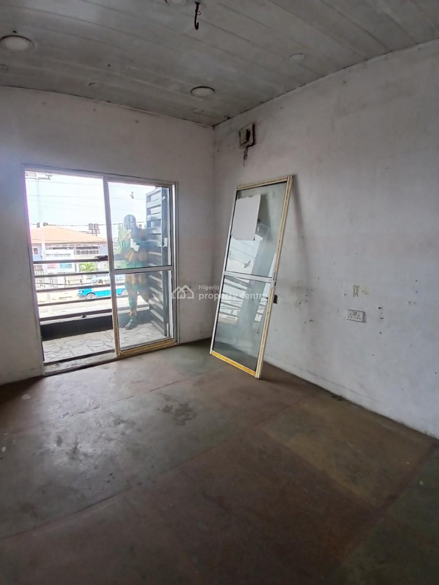 Shop Space Upstairs (facing The Road), Ado Road, Ajah, Ajah, Lagos, Shop for Rent