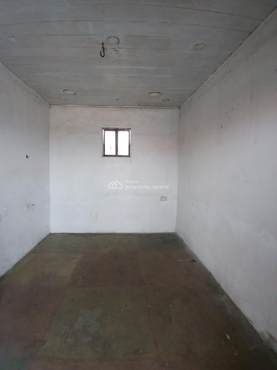 Shop Space Upstairs (facing The Road), Ado Road, Ajah, Ajah, Lagos, Shop for Rent