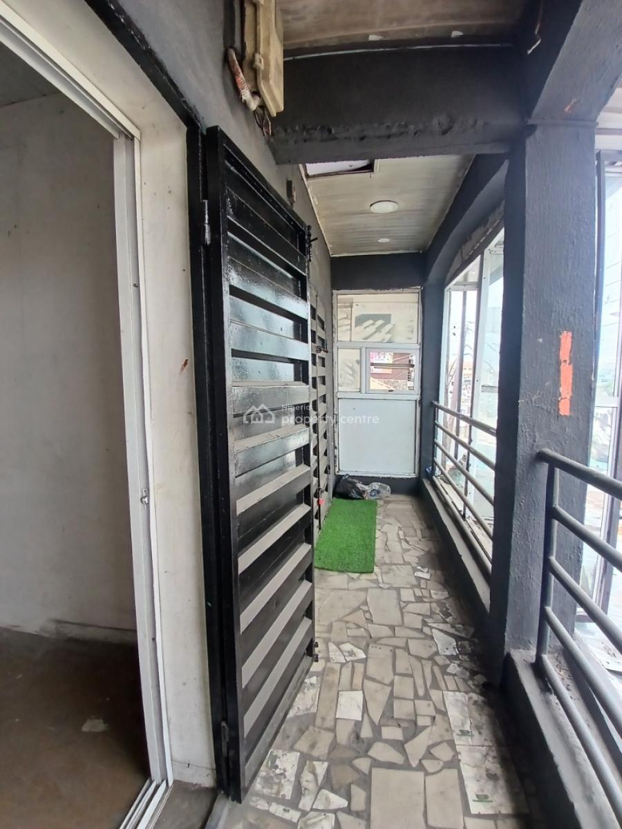 Shop Space Upstairs (facing The Road), Ado Road, Ajah, Ajah, Lagos, Shop for Rent