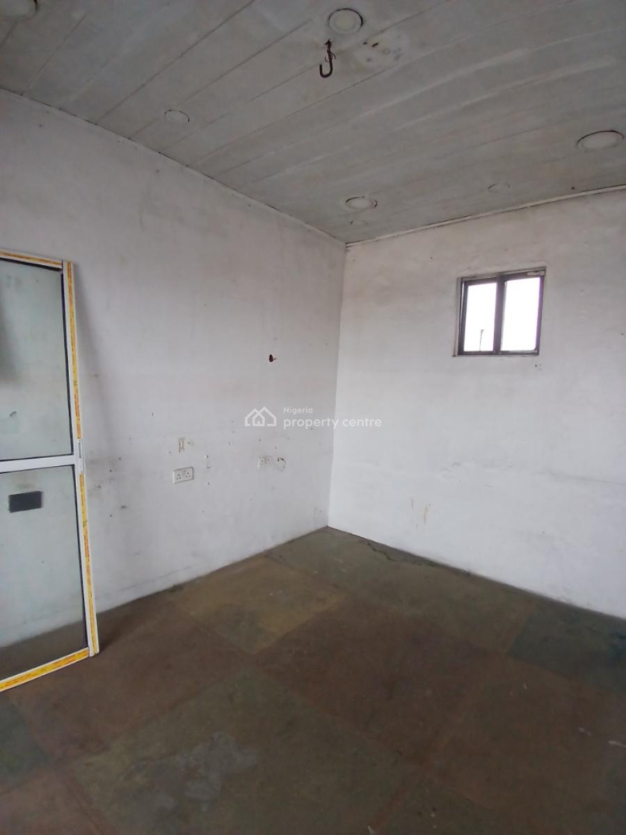 Shop Space Upstairs (facing The Road), Ado Road, Ajah, Ajah, Lagos, Shop for Rent