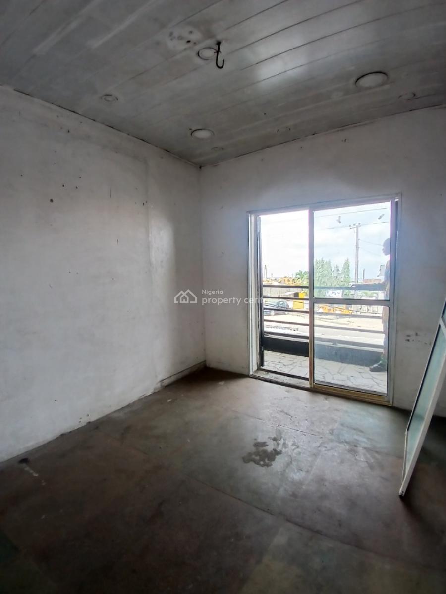 Shop Space Upstairs (facing The Road), Ado Road, Ajah, Ajah, Lagos, Shop for Rent