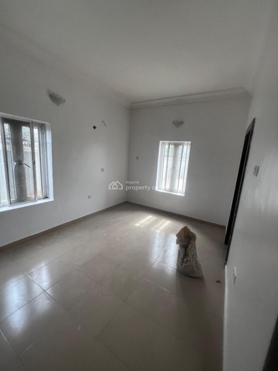 Luxury Spacious 3 Bedroom Flat Downstairs, Mobil Road Ilaje, Ajah, Lagos, Flat / Apartment for Rent
