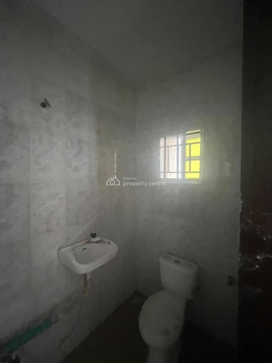 Luxury Clean 2bedroom Flat Upstairs and Downstairs, Mobil Road Ilaje, Ajah, Lagos, Flat / Apartment for Rent