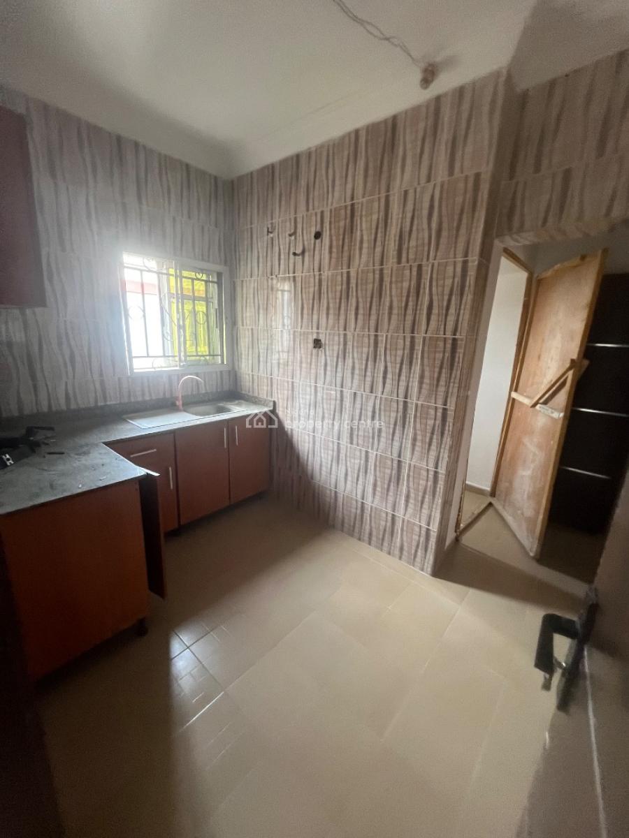 Luxury Clean 2bedroom Flat Upstairs and Downstairs, Mobil Road Ilaje, Ajah, Lagos, Flat / Apartment for Rent