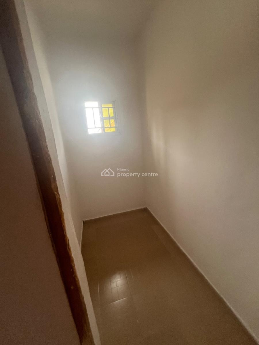 Luxury Clean 2bedroom Flat Upstairs and Downstairs, Mobil Road Ilaje, Ajah, Lagos, Flat / Apartment for Rent
