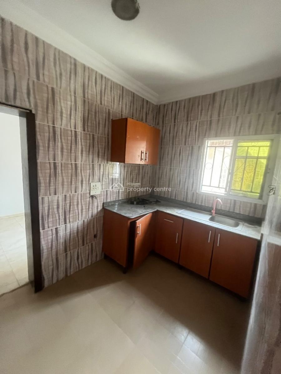 Luxury Clean 2bedroom Flat Upstairs and Downstairs, Mobil Road Ilaje, Ajah, Lagos, Flat / Apartment for Rent
