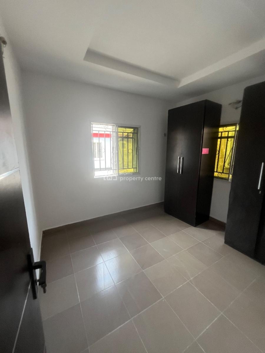 Luxury Clean 2bedroom Flat Upstairs and Downstairs, Mobil Road Ilaje, Ajah, Lagos, Flat / Apartment for Rent