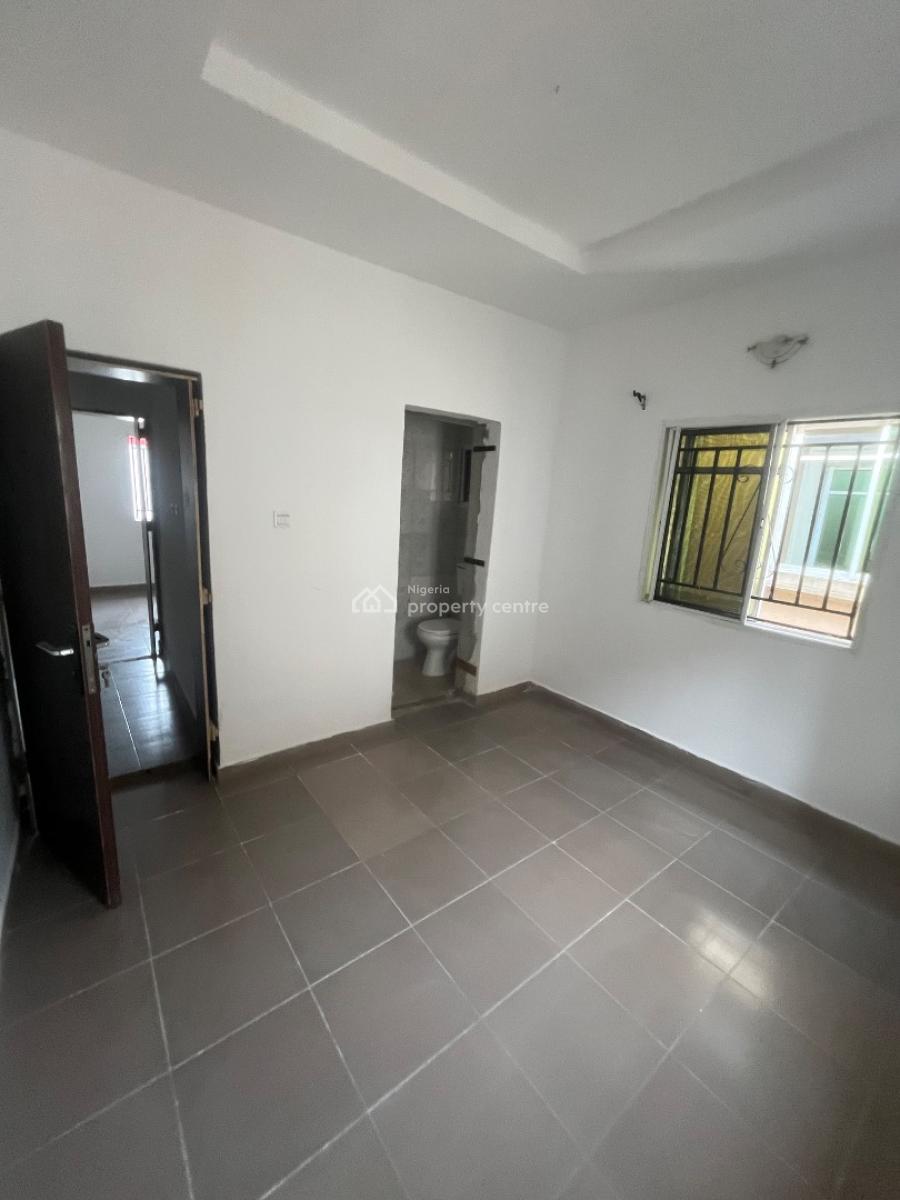 Luxury Clean 2bedroom Flat Upstairs and Downstairs, Mobil Road Ilaje, Ajah, Lagos, Flat / Apartment for Rent