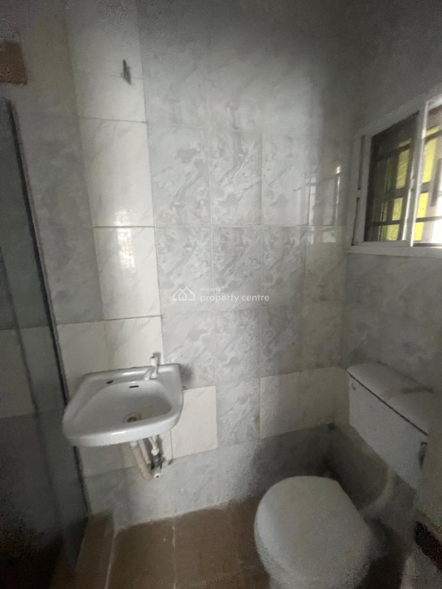 Luxury Clean 2bedroom Flat Upstairs and Downstairs, Mobil Road Ilaje, Ajah, Lagos, Flat / Apartment for Rent