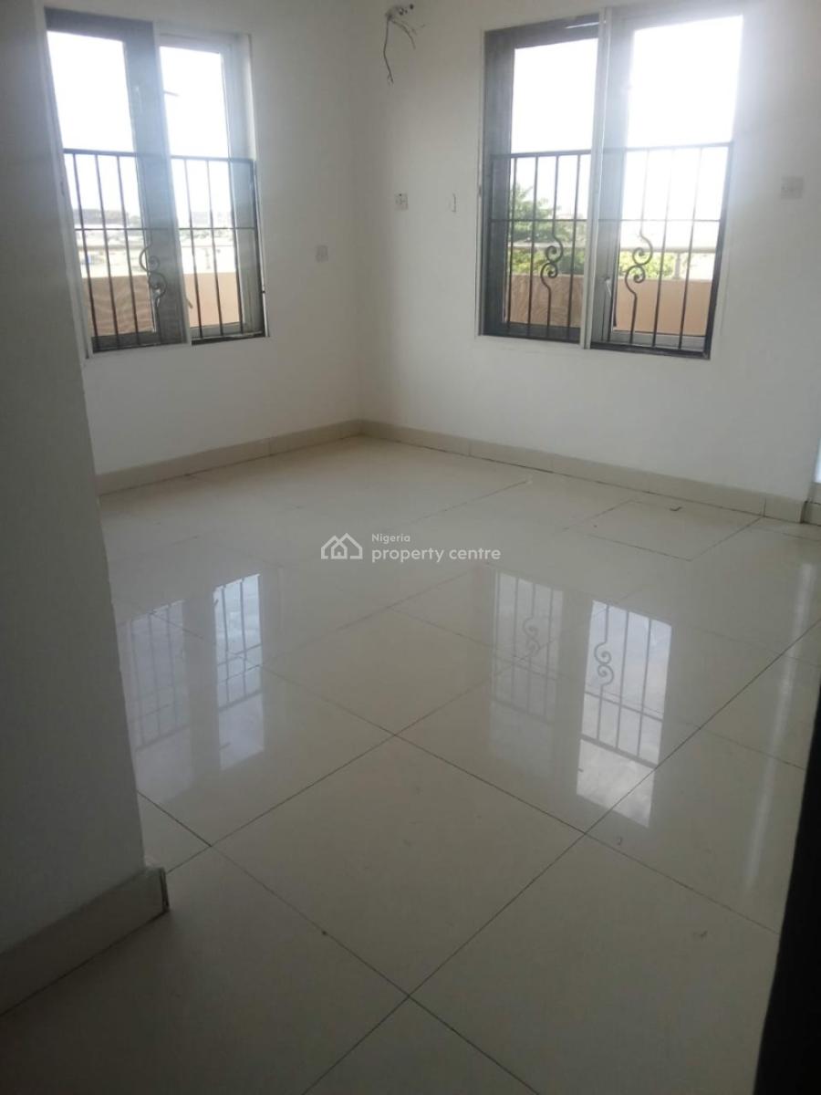 Spacious 3 Bedroom Penthouse with Bq in a Prime Location, Off Akeem Dickson Street, Lekki, Lagos, Flat / Apartment for Rent
