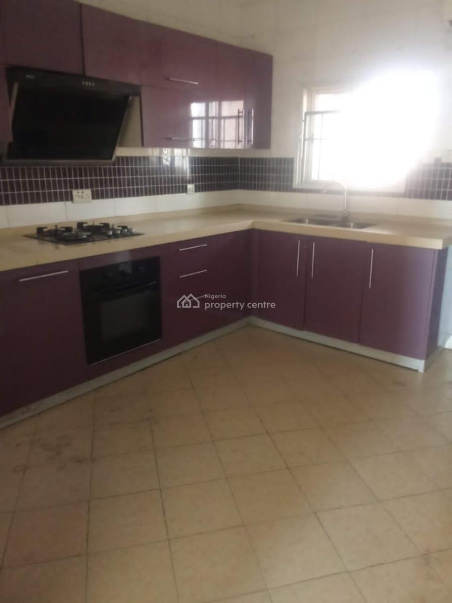 Spacious 3 Bedroom Penthouse with Bq in a Prime Location, Off Akeem Dickson Street, Lekki, Lagos, Flat / Apartment for Rent