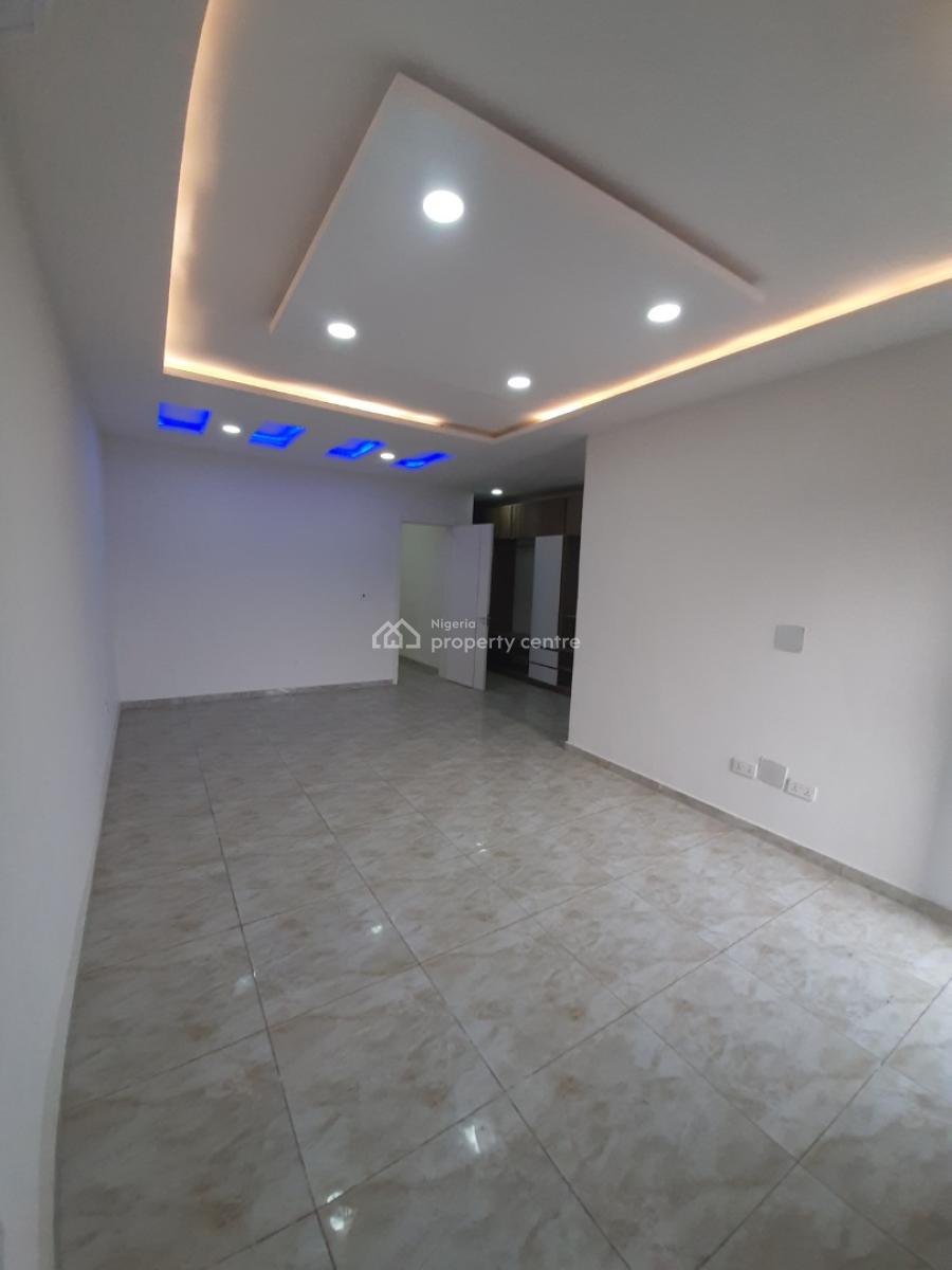 Serviced with 24/7 Power Supply 4 Bedroom En-suite Townhouse with an E, Lekki Phase 1, Lekki, Lagos, Terraced Duplex for Rent