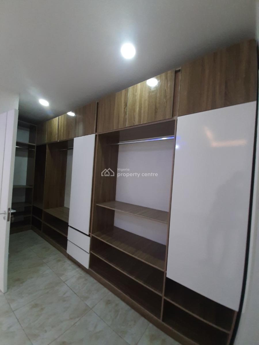 Serviced with 24/7 Power Supply 4 Bedroom En-suite Townhouse with an E, Lekki Phase 1, Lekki, Lagos, Terraced Duplex for Rent