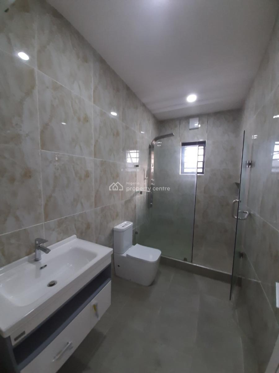 Serviced with 24/7 Power Supply 4 Bedroom En-suite Townhouse with an E, Lekki Phase 1, Lekki, Lagos, Terraced Duplex for Rent