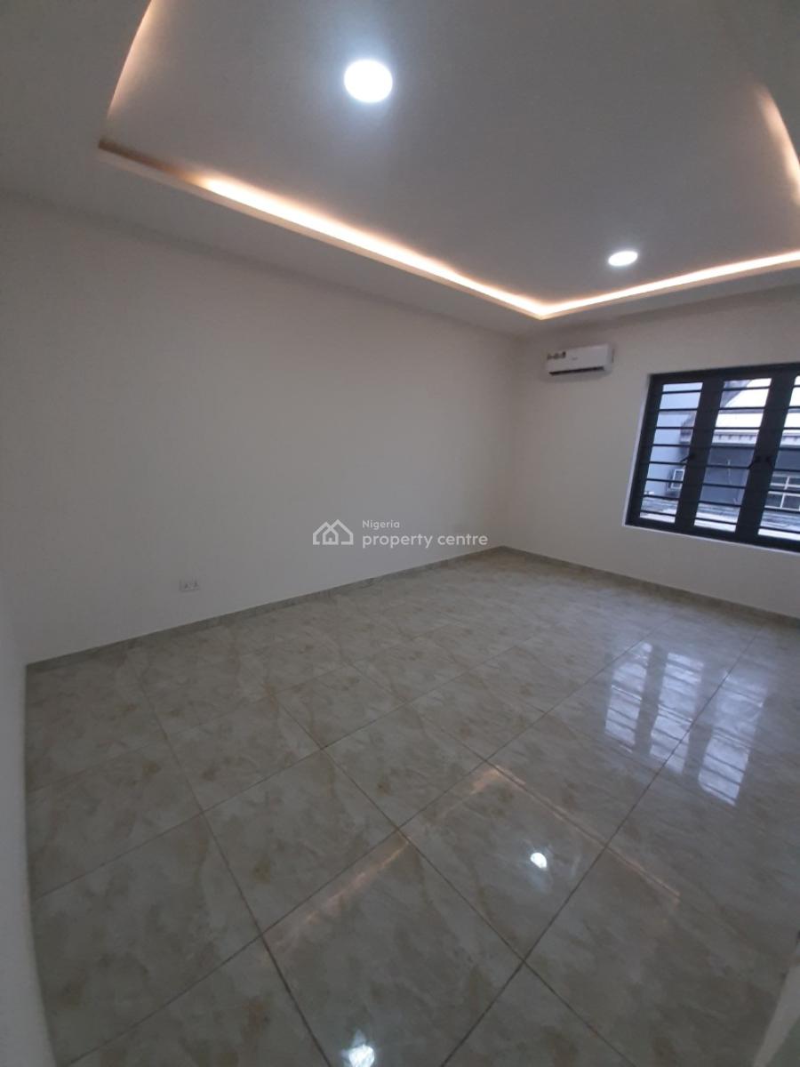 Serviced with 24/7 Power Supply 4 Bedroom En-suite Townhouse with an E, Lekki Phase 1, Lekki, Lagos, Terraced Duplex for Rent